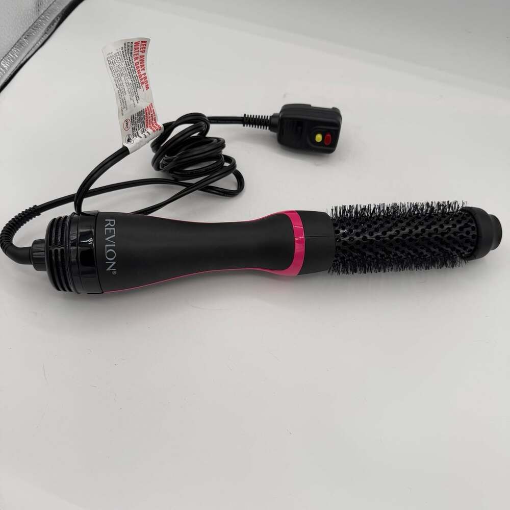 REVLON One-Step Volumizer PLUS Hair Dryer and Hot Air Brush Black-pink